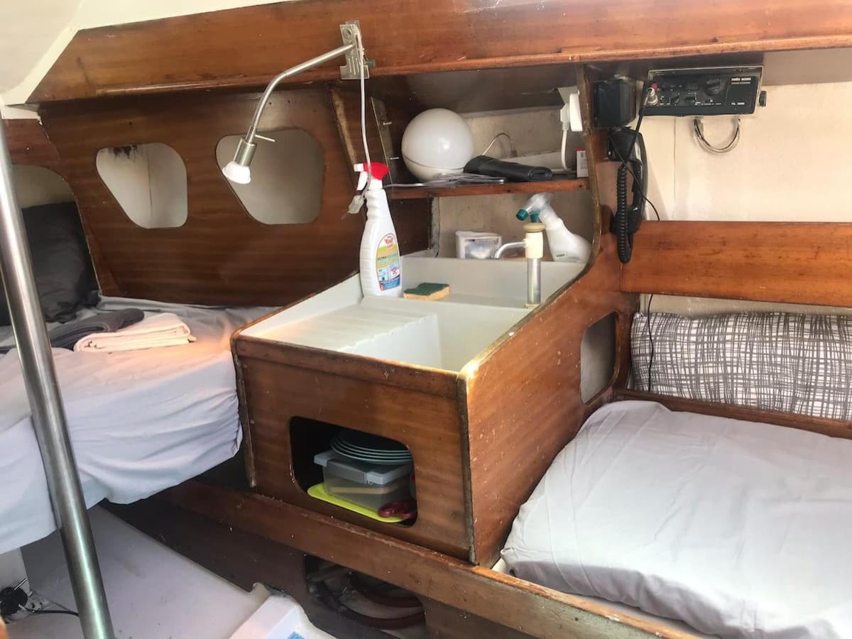 Botel Retour D'ulysse, Nuits Etoilees, Plein Centre