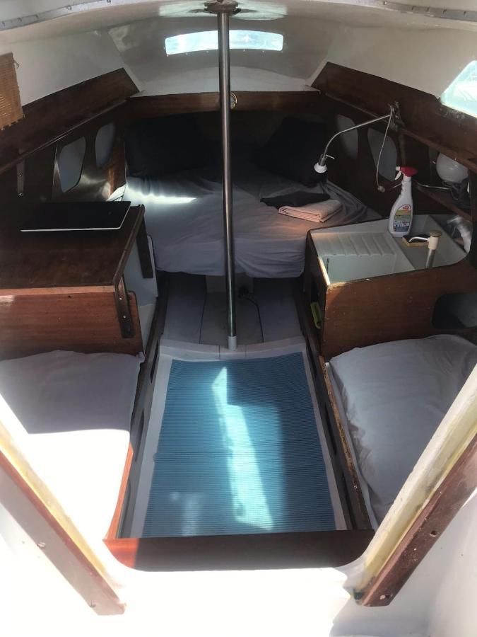 Botel Retour D’ulysse, Nuits étoilées, Plein Centre *