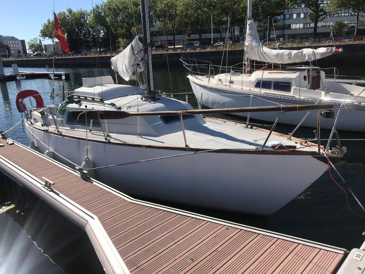 Botel Retour D'ulysse, Nuits Etoilees, Plein Centre